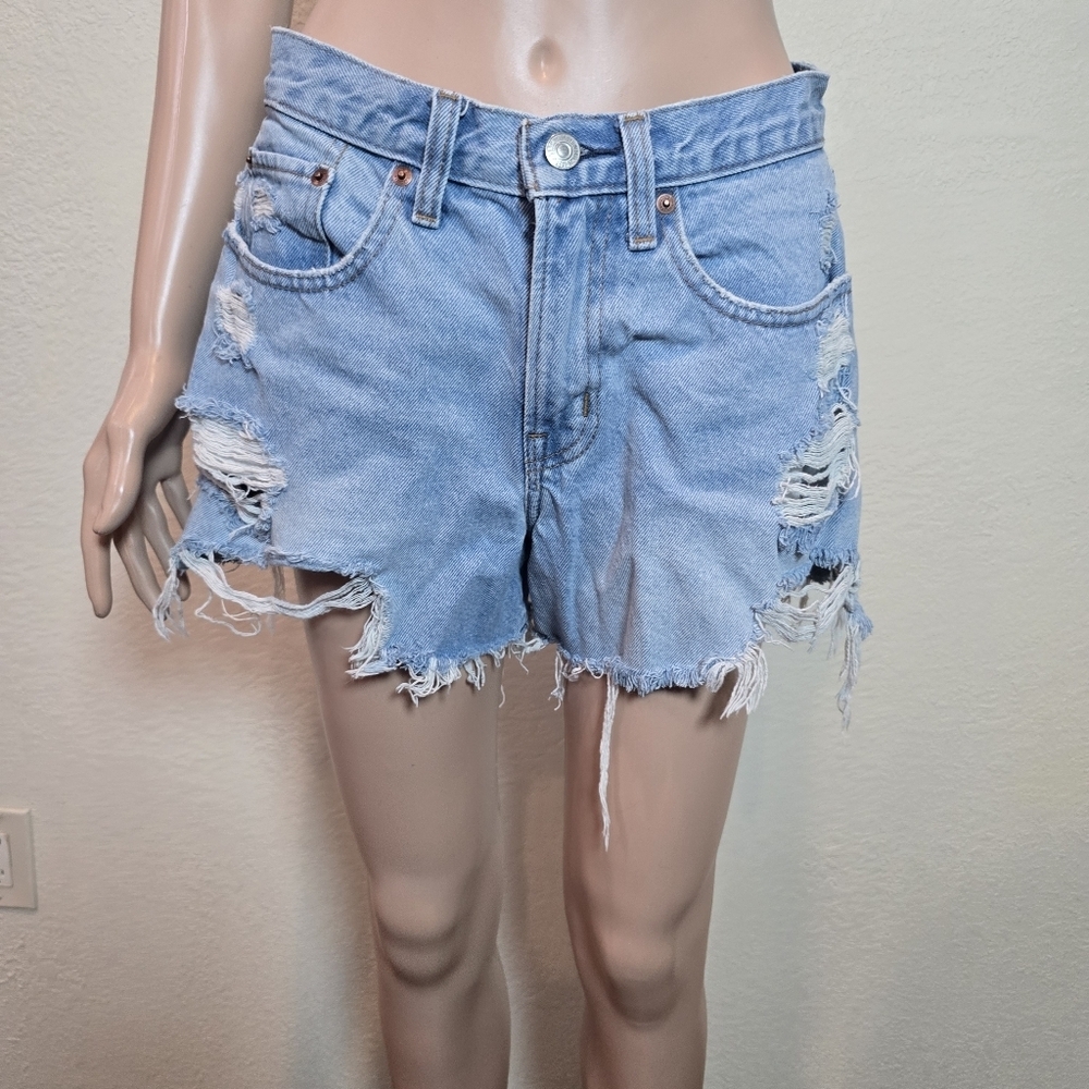 Abercrombie & Fitch Womens The Mom Short Mid Rise Denim Size 26/2 Cutoffs